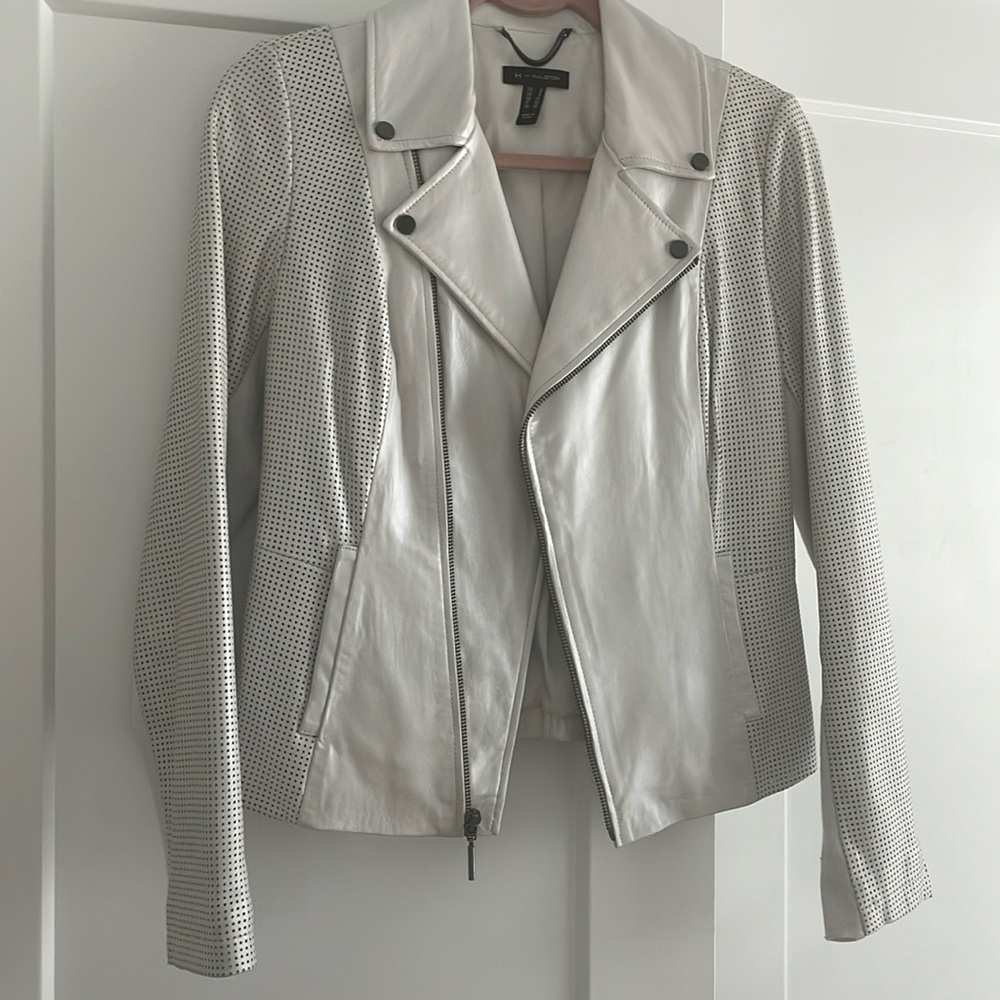 Leather jacket with pockets, lined, H by Halston. Pealized finish.